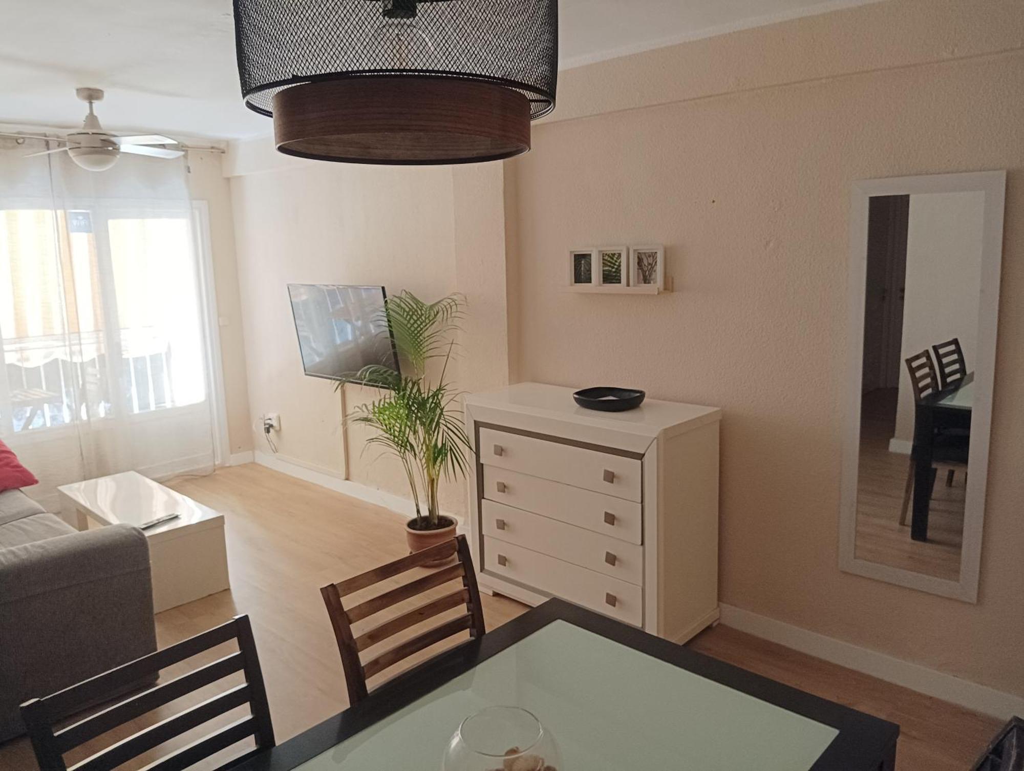 Habitaciones En Apartamento Compartido Delicias Room Cerca Del Mar, Aeropuerto, Ave Y Metro Málaga Esterno foto