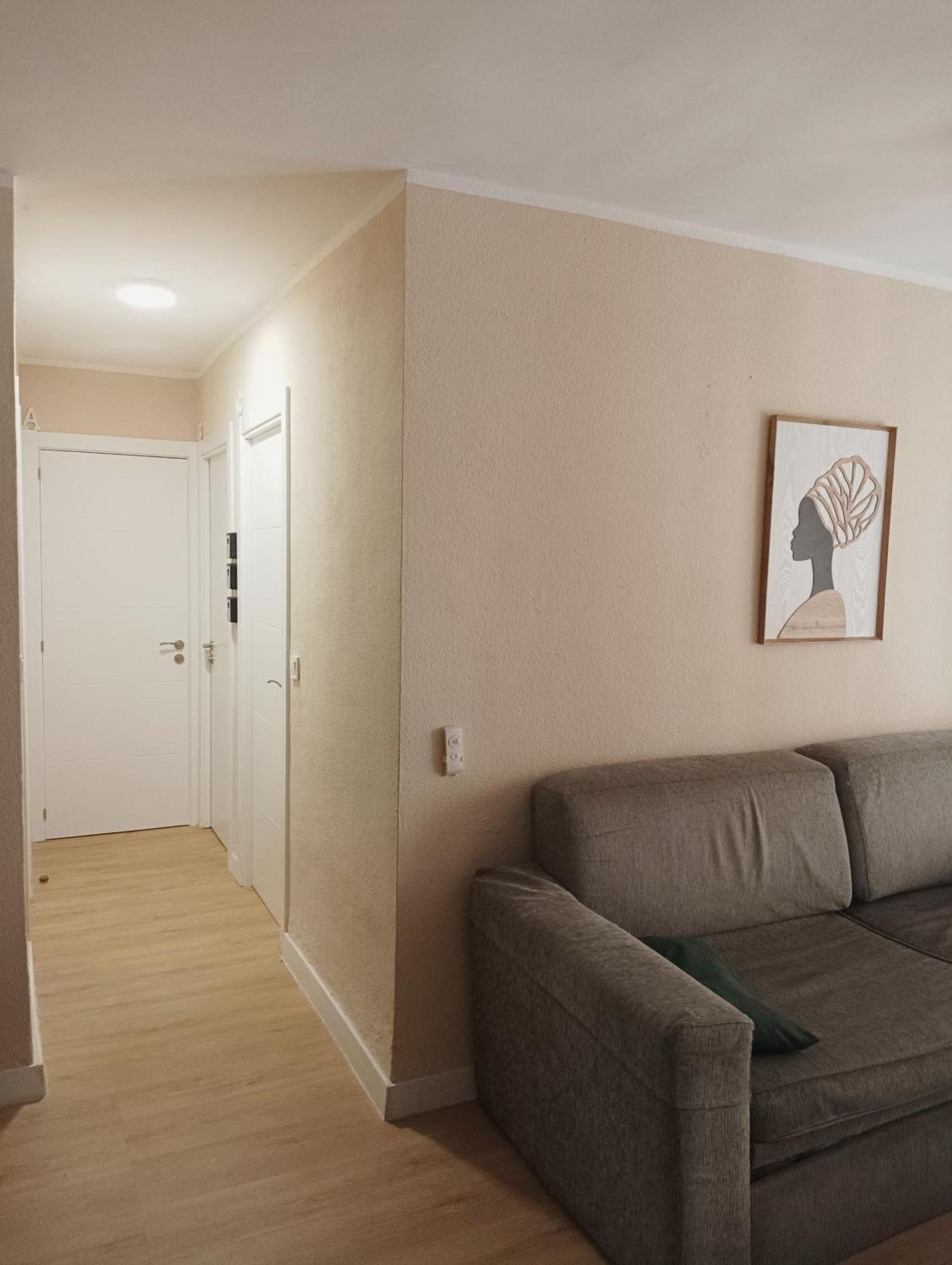 Habitaciones En Apartamento Compartido Delicias Room Cerca Del Mar, Aeropuerto, Ave Y Metro Málaga Esterno foto