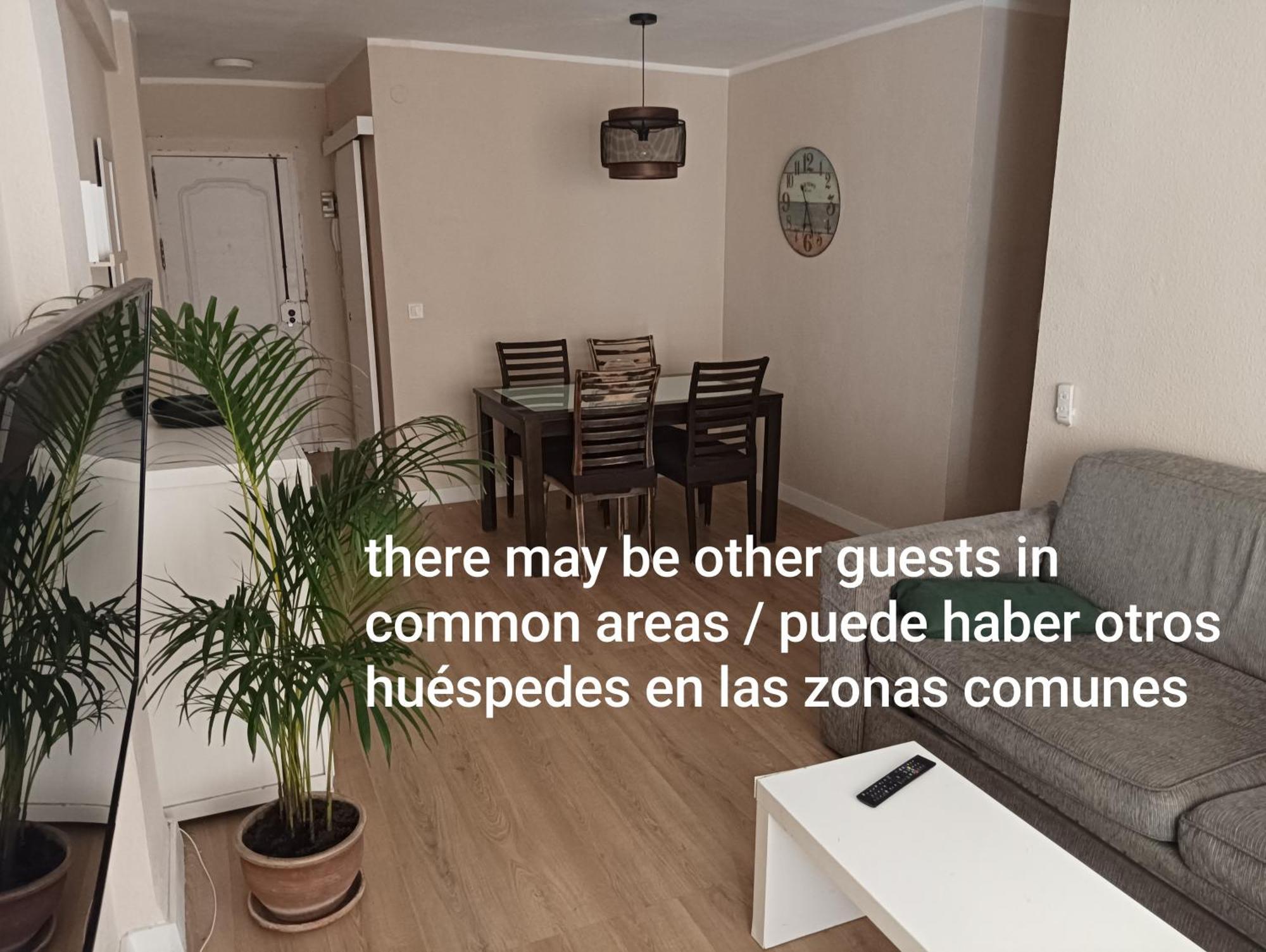 Habitaciones En Apartamento Compartido Delicias Room Cerca Del Mar, Aeropuerto, Ave Y Metro Málaga Esterno foto