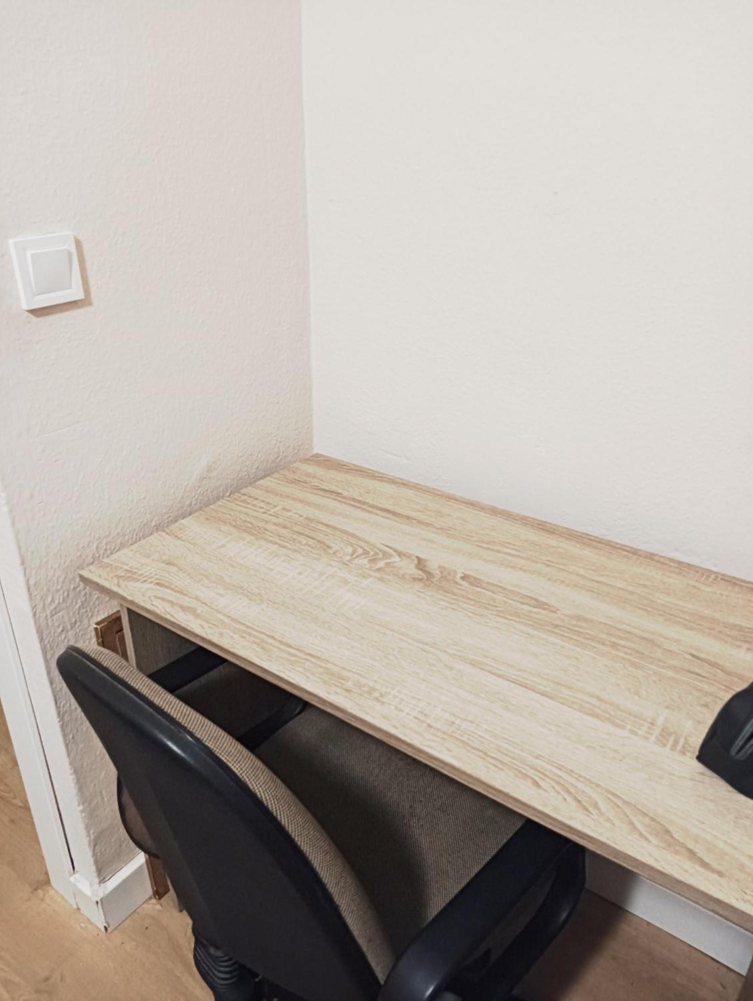 Habitaciones En Apartamento Compartido Delicias Room Cerca Del Mar, Aeropuerto, Ave Y Metro Málaga Esterno foto