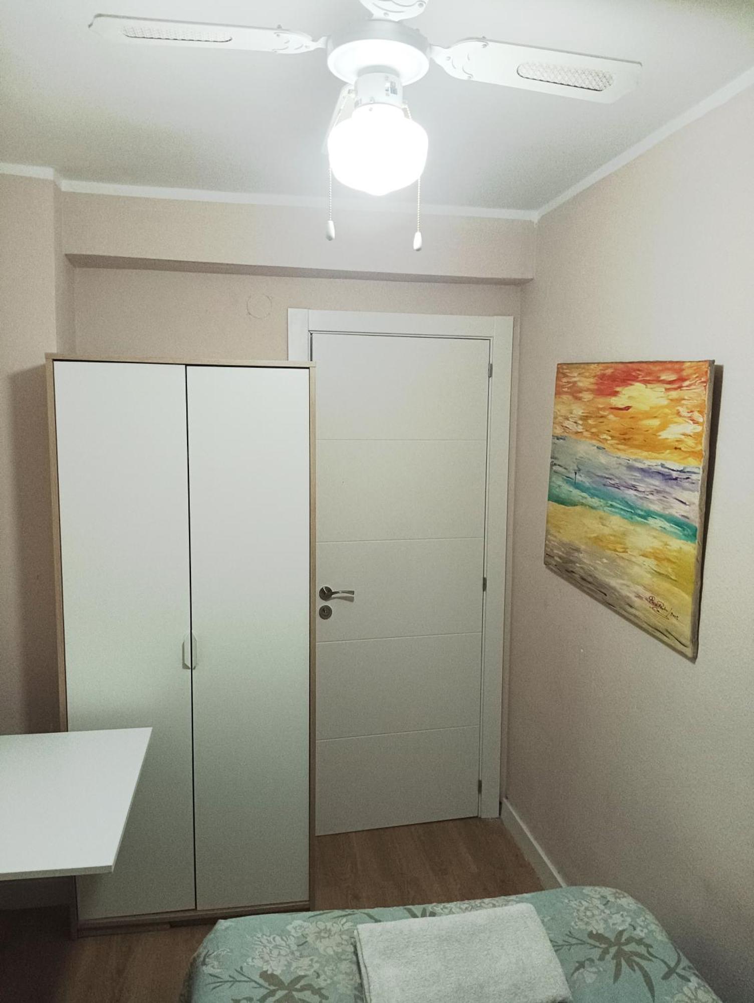 Habitaciones En Apartamento Compartido Delicias Room Cerca Del Mar, Aeropuerto, Ave Y Metro Málaga Esterno foto