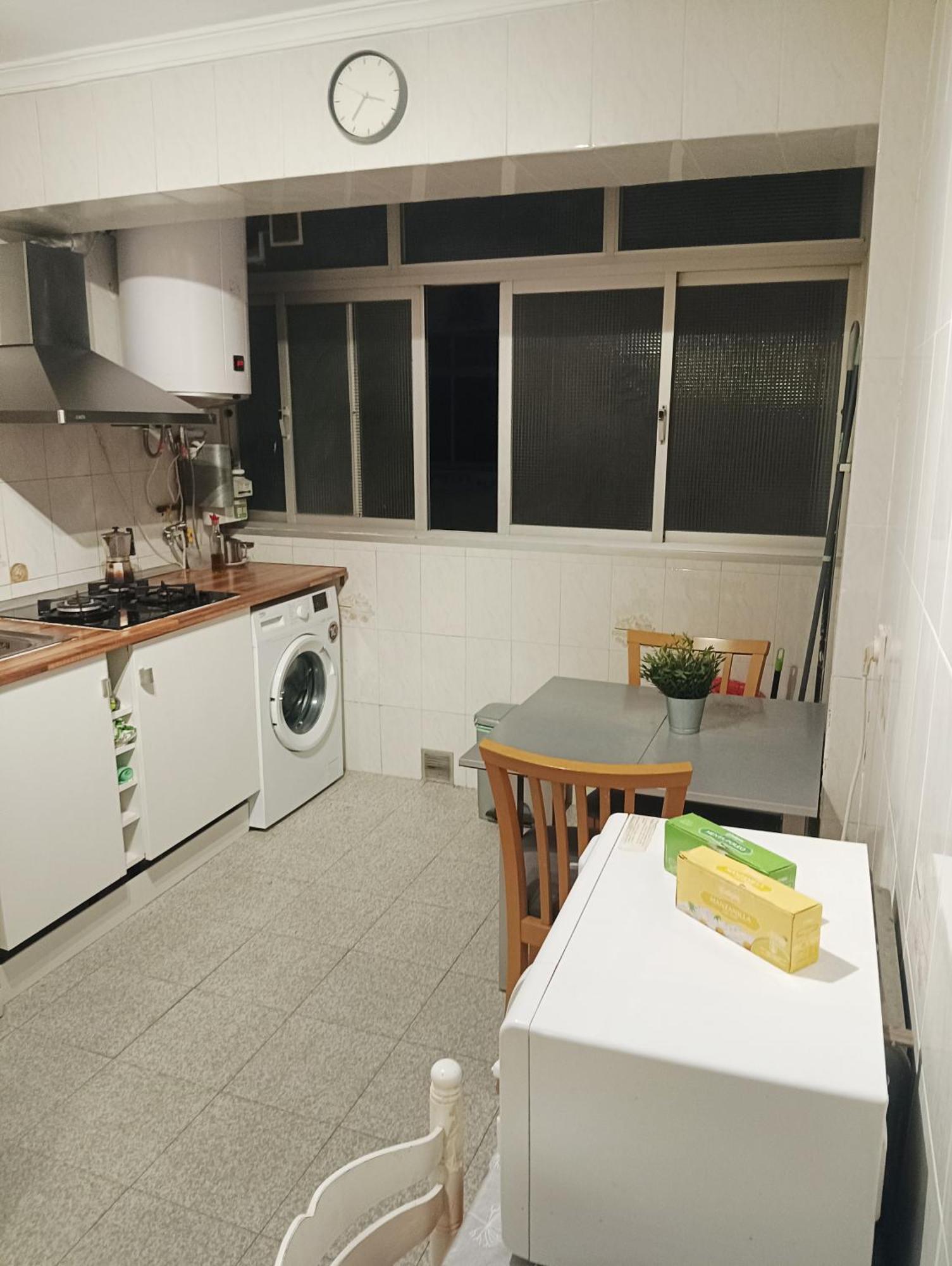 Habitaciones En Apartamento Compartido Delicias Room Cerca Del Mar, Aeropuerto, Ave Y Metro Málaga Esterno foto